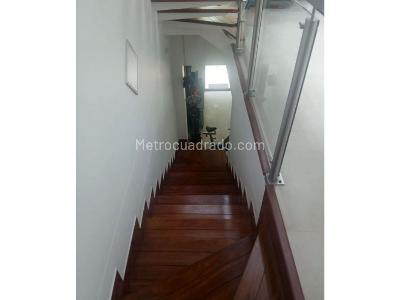 Casa de 3 alcobas en venta en Loma El Atravesado, Envigado, 286 m² · foto 7 de 10
