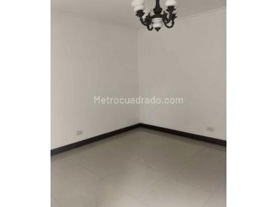 Casa de 5 alcobas en venta en Los Bernal, Medellín, 180 m² · foto 2 de 20