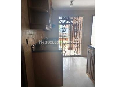 Casa de 5 alcobas en venta en Los Bernal, Medellín, 180 m² · foto 5 de 20