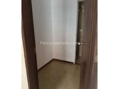 Casa de 5 alcobas en venta en Los Bernal, Medellín, 180 m² · foto 8 de 20