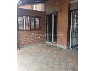 Casa de 5 alcobas en venta en Los Bernal, Medellín, 180 m² · foto 10 de 20
