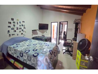 Casa de 3 alcobas en venta en Los Bernal, Medellín, 152 m² · foto 13 de 20