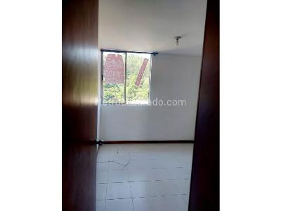 Apartamento de 3 alcobas en venta en Los Colores, Medellín, 83 m² · foto 12 de 18