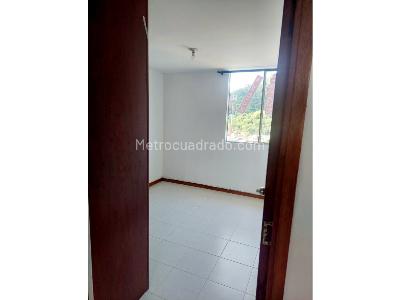 Apartamento de 3 alcobas en venta en Los Colores, Medellín, 83 m² · foto 13 de 18