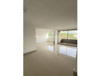 Apartamento de 3 alcobas en venta en La Almeria, Medellín, 100 m² · foto 3 de 15