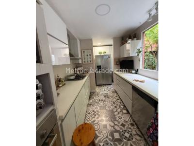 Casa de 3 alcobas en venta en Benedictinos, Envigado, 217 m² · foto 6 de 20
