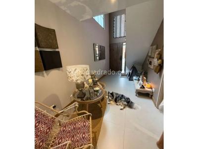 Casa de 3 alcobas en venta en Benedictinos, Envigado, 217 m² · foto 12 de 20