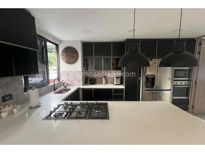 Apartamento de 3 alcobas en venta en El Poblado, Medellín, 150 m² · foto 4 de 20