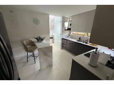 Casa de 3 alcobas en venta en Envigado, Envigado, 252 m² · foto 2 de 8