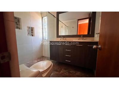 Casa de 4 alcobas en venta en El Poblado, Medellín, 273 m² · foto 10 de 20