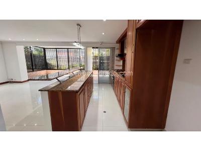 Casa de 4 alcobas en venta en El Poblado, Medellín, 273 m² · foto 18 de 20