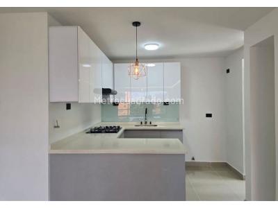 Apartamento de 3 alcobas en venta en Castropol, Medellín, 116 m² · foto 4 de 20