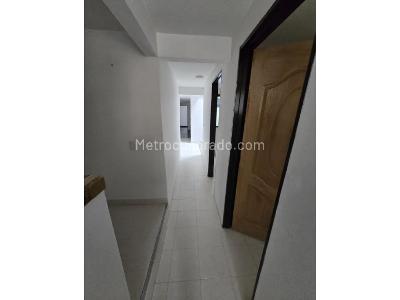 Casa de 4 alcobas en venta en Bucaros, Bello, 77 m² · foto 3 de 7
