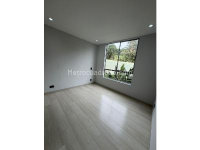 Apartamento de 3 alcobas en venta en El Escobero, Envigado, 122 m² · foto 3 de 11