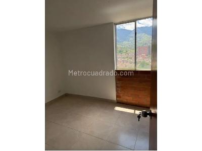 Apartamento de 2 alcobas en venta en El Trapiche, Bello, 41 m² · foto 7 de 16
