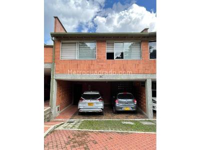 Casa de 3 alcobas en venta en Colombia / Antioquia / Envigado, Envigado, 240 m² · foto 6 de 16