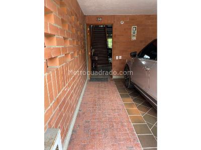 Casa de 3 alcobas en venta en Colombia / Antioquia / Envigado, Envigado, 240 m² · foto 8 de 16