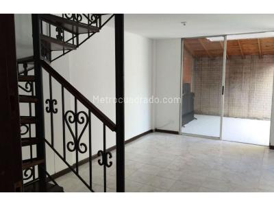 Casa de 4 alcobas en venta en Belen La Palma, Medellín, 180 m² · foto 2 de 11