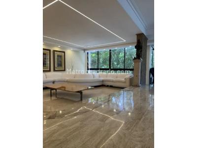 Apartamento de 3 alcobas en venta en El Poblado, Medellín, 258 m² · foto 3 de 20