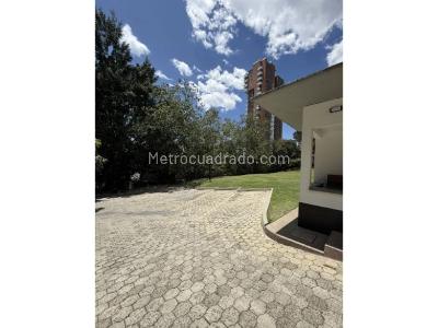 Apartamento de 3 alcobas en venta en El Poblado, Medellín, 258 m² · foto 19 de 20