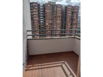 Apartamento de 3 alcobas en venta en Madera, Bello, 59 m² · foto 2 de 9