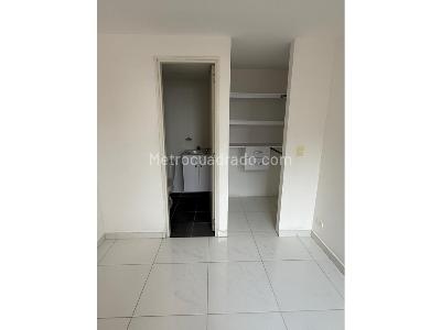 Apartamento de 3 alcobas en venta en Madera, Bello, 59 m² · foto 4 de 9