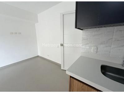 Apartamento de 3 alcobas en venta en La Gabriela, Bello, 54 m² · foto 10 de 13