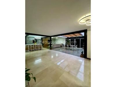 Casa de 4 alcobas en venta en El Poblado, Medellín, 250 m² · foto 3 de 20