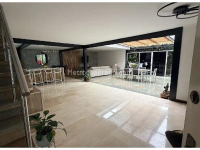 Casa de 4 alcobas en venta en El Poblado, Medellín, 250 m² · foto 4 de 20