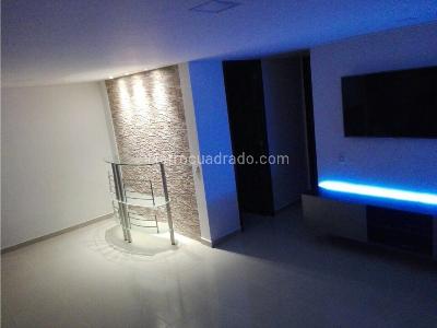 Apartamento de 2 alcobas en venta en Rodeo Alto, Medellín, 64 m² · foto 2 de 9