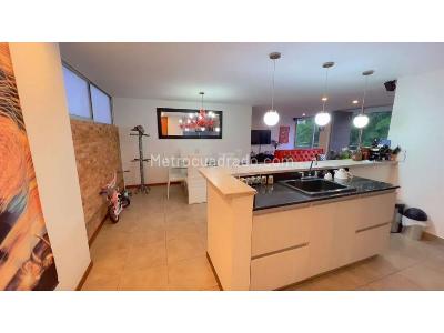 Apartamento de 2 alcobas en venta en Los Naranjos, Medellín, 118 m² · foto 6 de 7