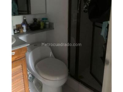 Casa de 3 alcobas en venta en Los Bernal, Medellín, 170 m² · foto 3 de 19