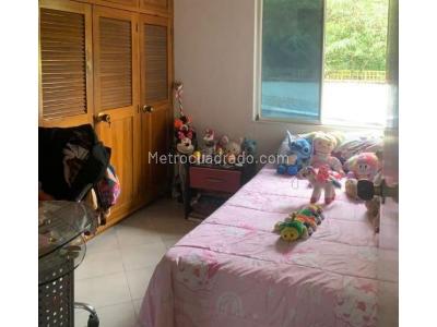 Casa de 3 alcobas en venta en Los Bernal, Medellín, 170 m² · foto 6 de 19