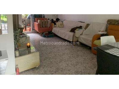Casa de 3 alcobas en venta en Los Bernal, Medellín, 170 m² · foto 8 de 19