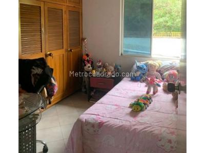 Casa de 3 alcobas en venta en Los Bernal, Medellín, 170 m² · foto 17 de 19