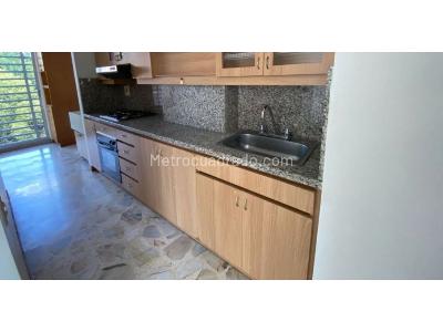 Apartamento en venta en La Almeria, Medellín · foto 2 de 20