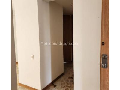 Apartamento en venta en La Almeria, Medellín · foto 6 de 20