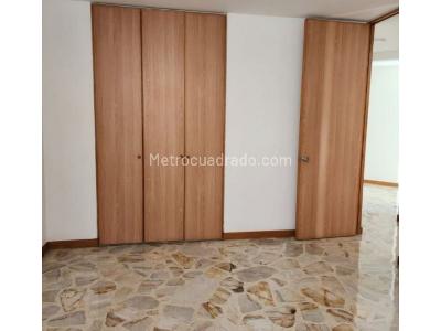 Apartamento en venta en La Almeria, Medellín · foto 8 de 20