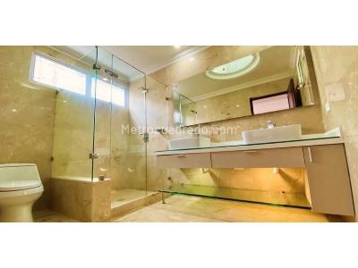 Casa de 4 alcobas en venta en El Poblado, Medellín, 276 m² · foto 3 de 13