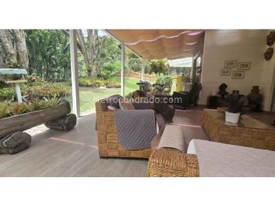 Casa de 5 alcobas en venta en El Escobero, Envigado, 400 m² · foto 3 de 20