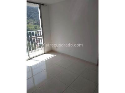 Apartamento de 3 alcobas en venta en El Trapiche, Bello, 60 m² · foto 2 de 9