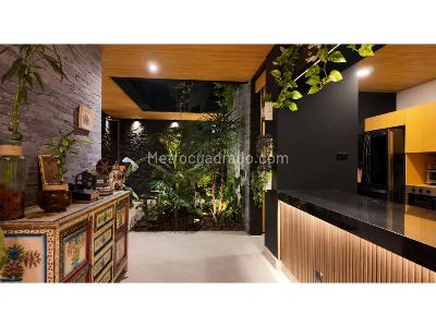 Casa de 3 alcobas en venta en Loma El Atravesado, Envigado, 310 m² · foto 2 de 20