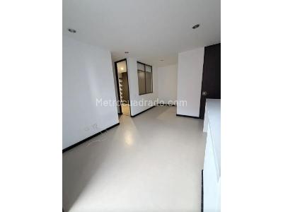 Apartamento de 3 alcobas en venta en El Poblado, Medellín, 67 m² · foto 2 de 10
