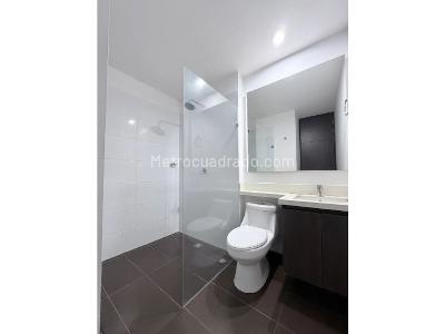 Apartamento de 3 alcobas en venta en El Poblado, Medellín, 67 m² · foto 4 de 10
