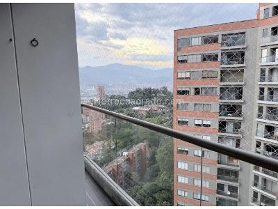 Apartamento de 3 alcobas en venta en El Poblado, Medellín, 67 m² · foto 8 de 10