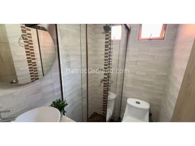 Apartamento de 4 alcobas en venta en La Castellana, Medellín, 135 m² · foto 18 de 20