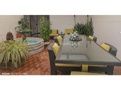 Apartamento de 5 alcobas en venta en Laureles, Medellín, 323 m² · foto 2 de 20