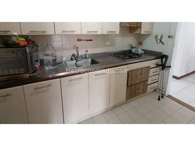Apartamento en venta en La Floresta, Medellín · foto 2 de 20