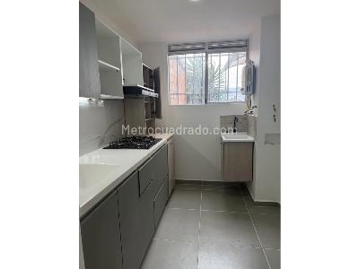 Apartamento de 3 alcobas en venta en El Rincón, Medellín, 57 m² · foto 2 de 11