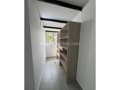 Apartamento de 3 alcobas en venta en El Rincón, Medellín, 57 m² · foto 4 de 11